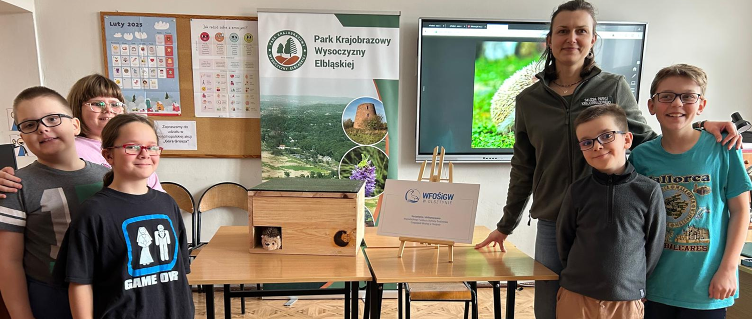 Odkrywamy Krainę Buka – kolejne domki dla jeży gotowe!